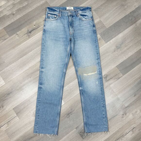 We The Free Vixen Distressed Cigarette Crop Jeans Raw Hem Blue 25 - Picture 5 of 16